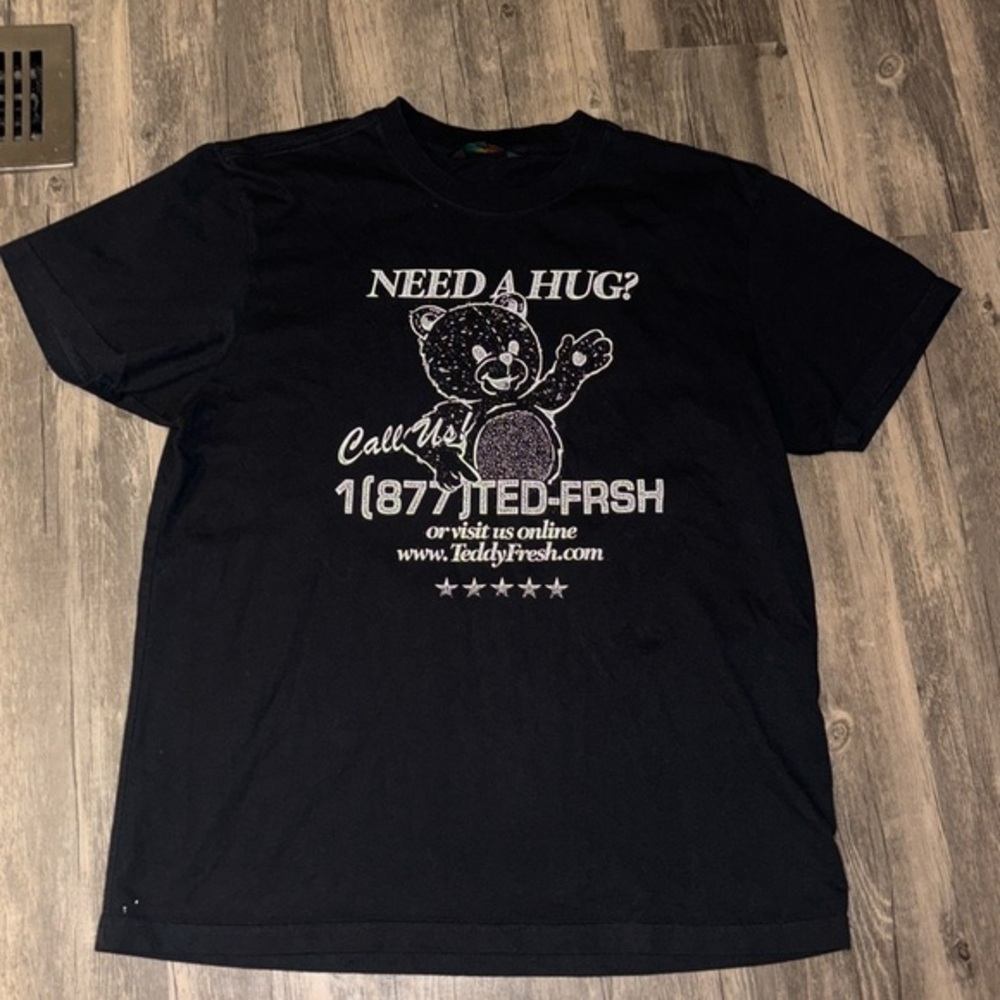 Teddy Fresh need a hug TEE - Mens medium 
Like new condition